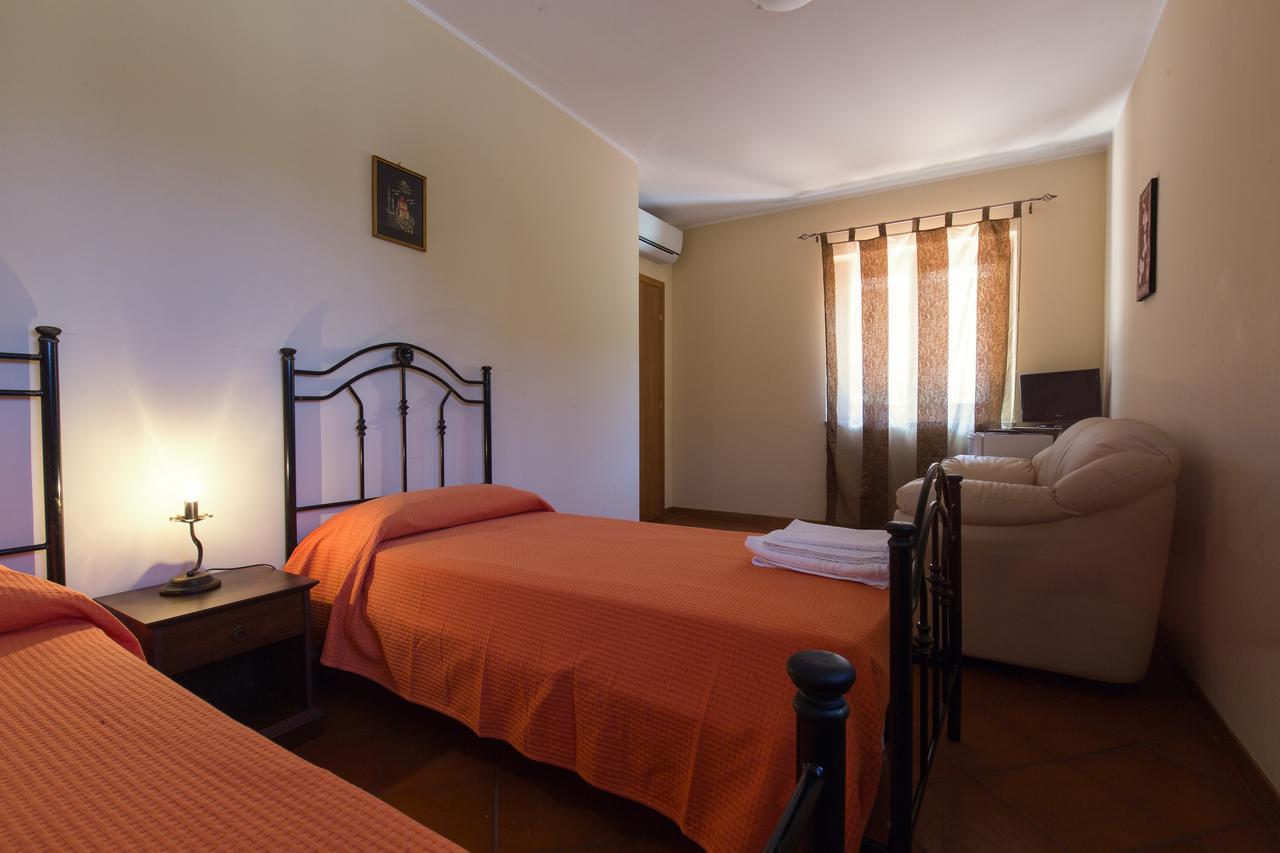 Turismo Rurale Il Sole Villa Sant'Angelo di Brolo Стая снимка