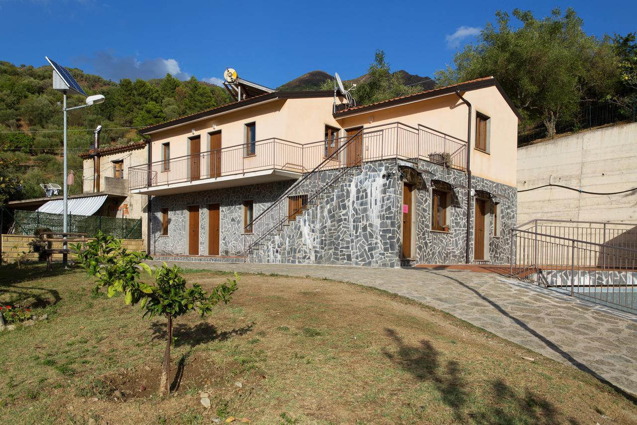 Turismo Rurale Il Sole Villa Sant'Angelo di Brolo Екстериор снимка